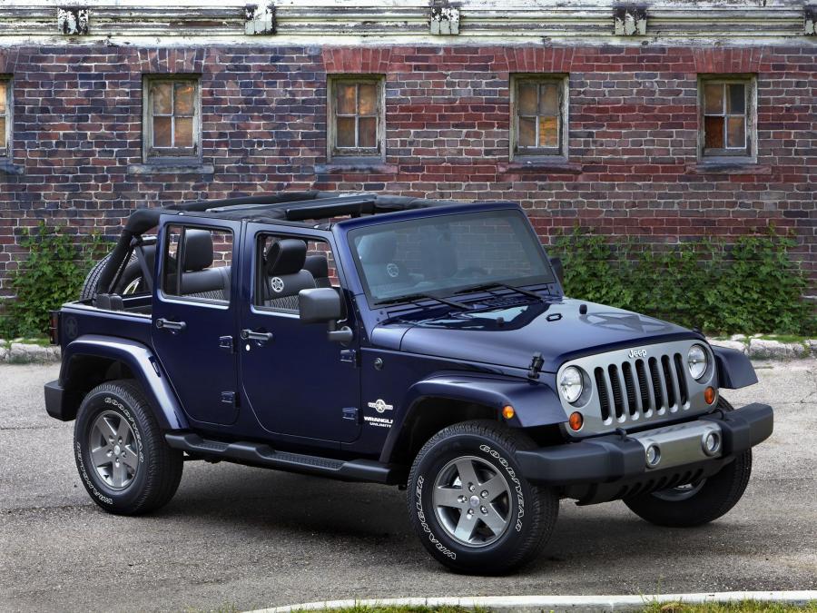  Jeep Wrangler Unlimited Freedom 2012 года  (фото 8 из 9)